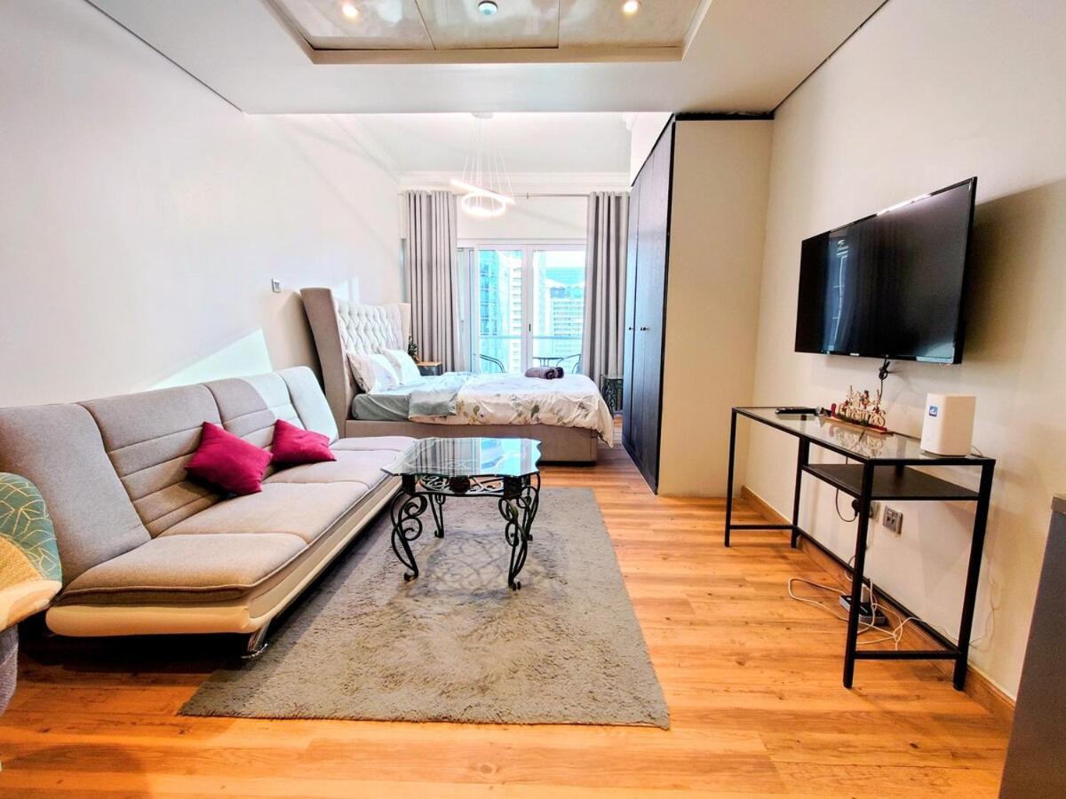 Modern With Balcony - Close To Metro & Marina * Dubai