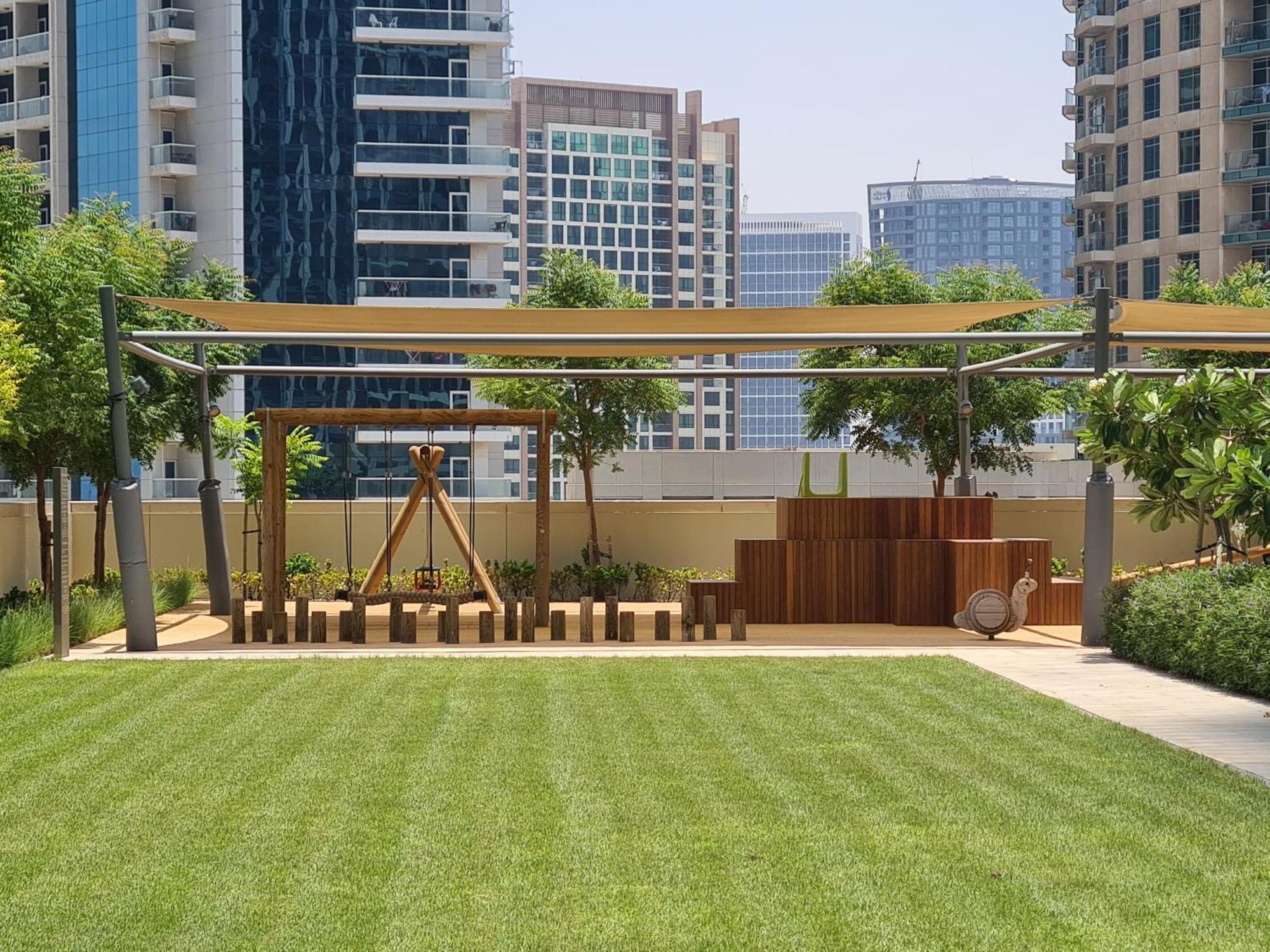 Sunrise Homes - New Luxury Flat Next To Mall & Fountains Apartment *