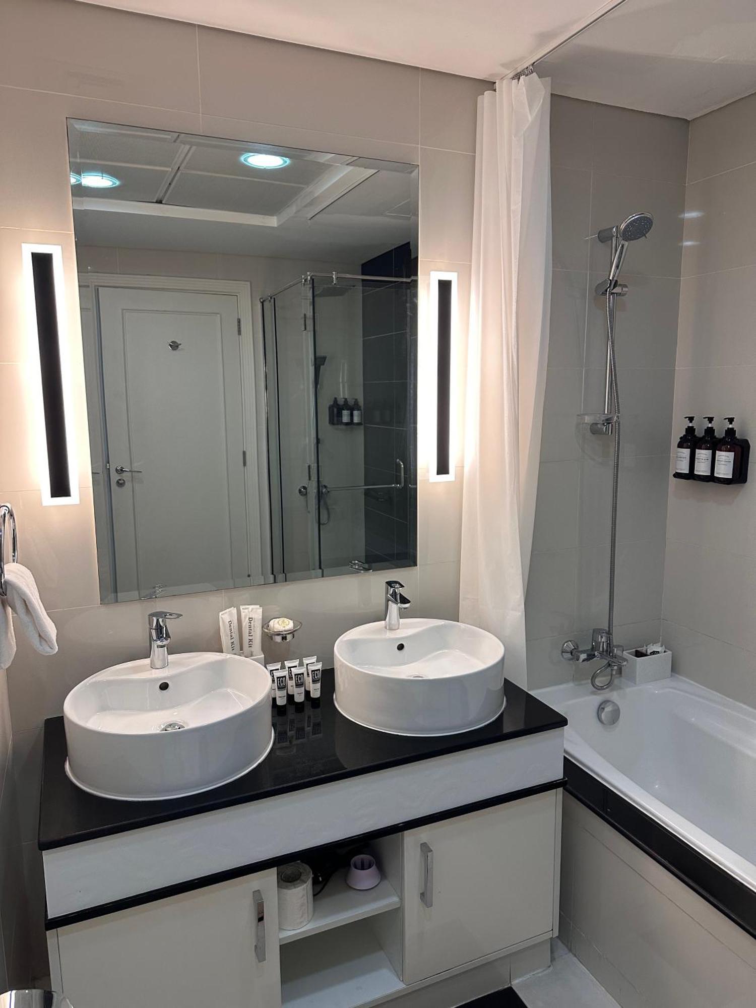 Stylish 1br, 2min To Mall Apartment