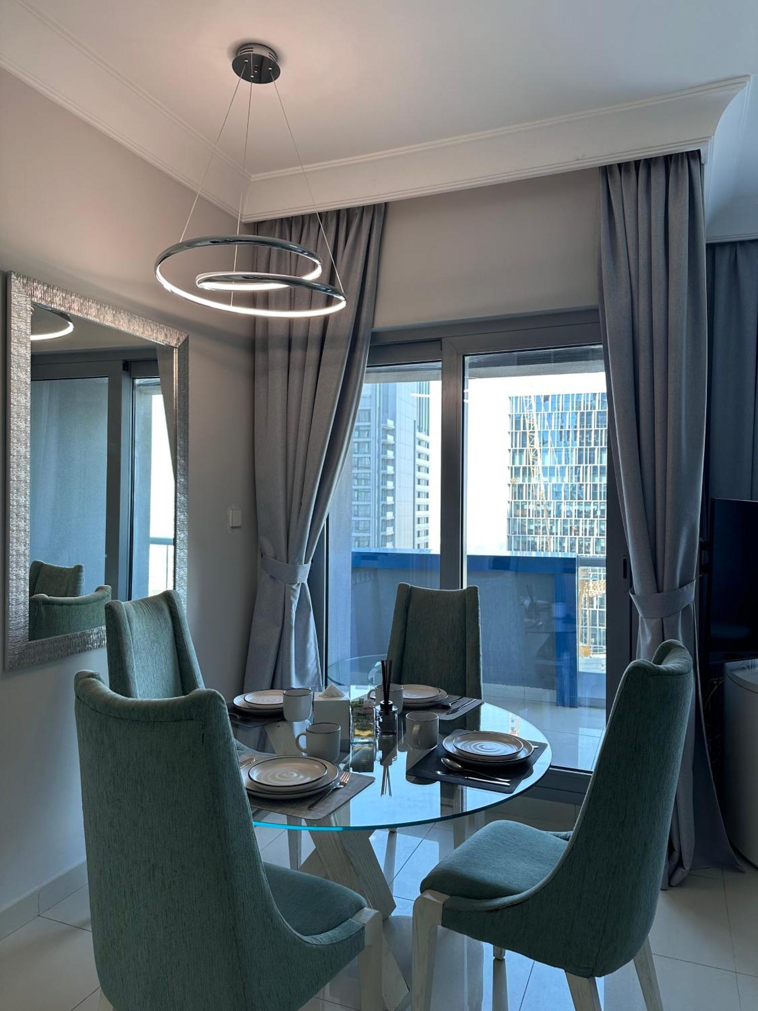 Stylish 1br, 2min To Mall Apartment *