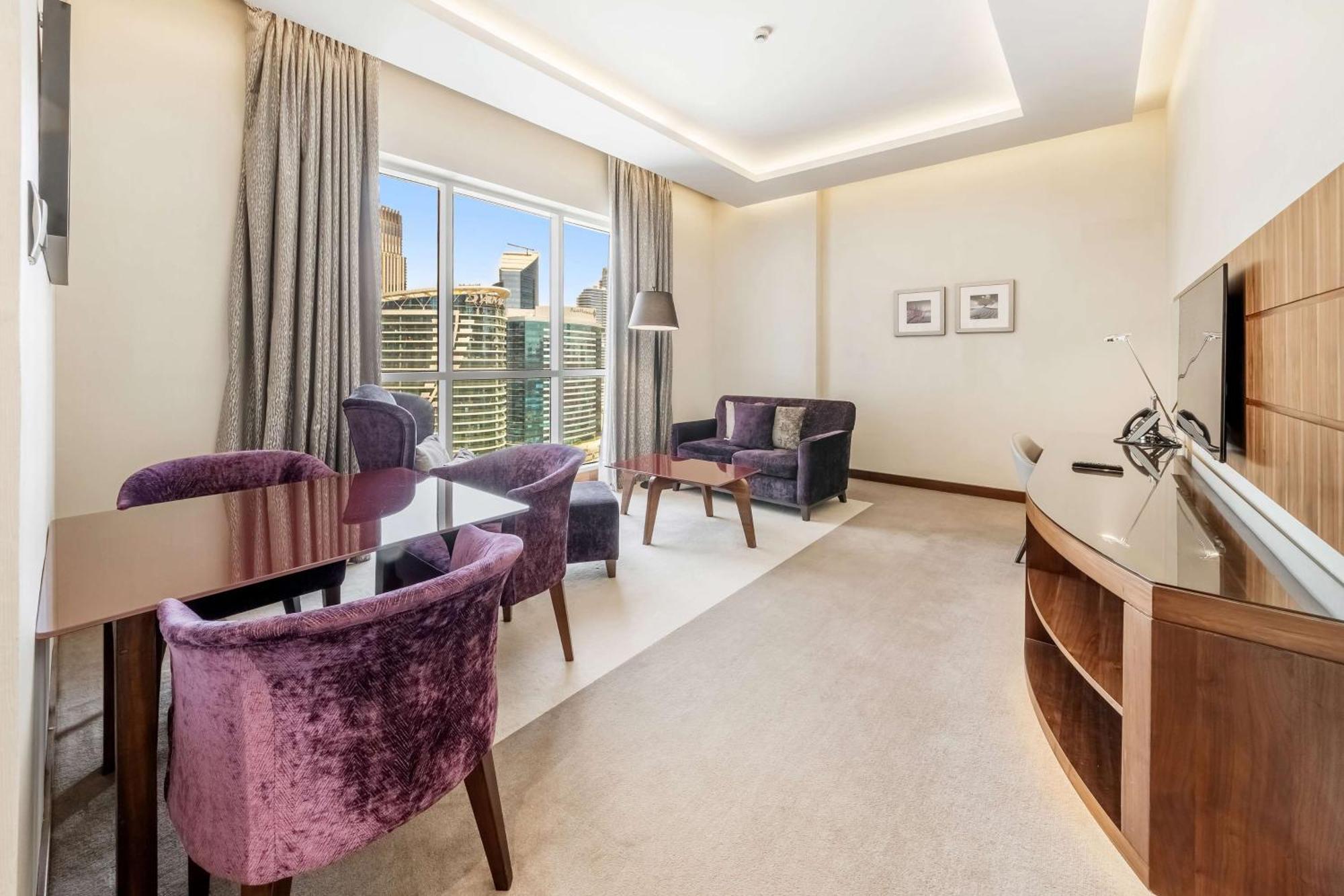 Radisson Blu Hotel, Waterfront Hotel Dubai