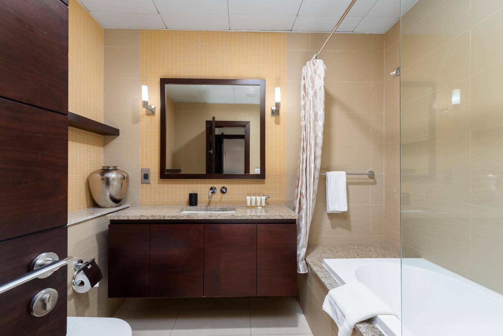 Tiara Residences, Palm Jumeirah - Mint Apartment