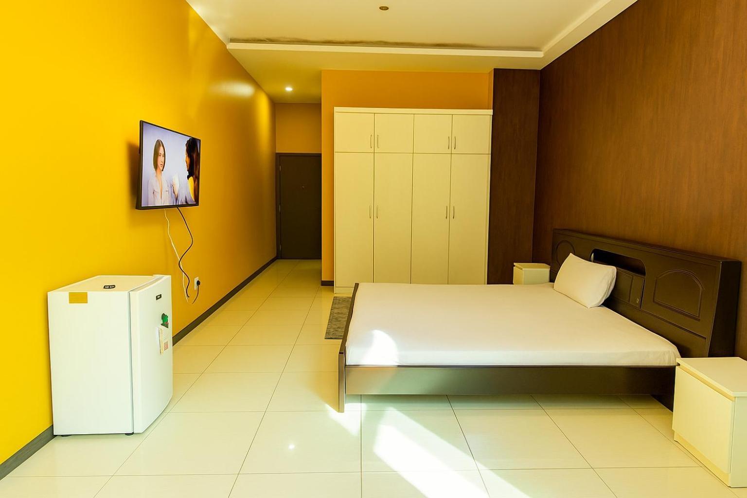 Apartment Masters And Double For Girls Only In Marina,