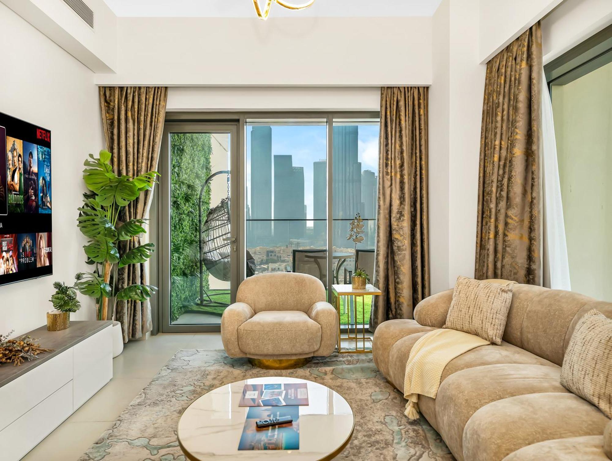 Luxurious Apartments In Burj Royale With Burj Khalifa Views Opposite Dubai Mall Dubai