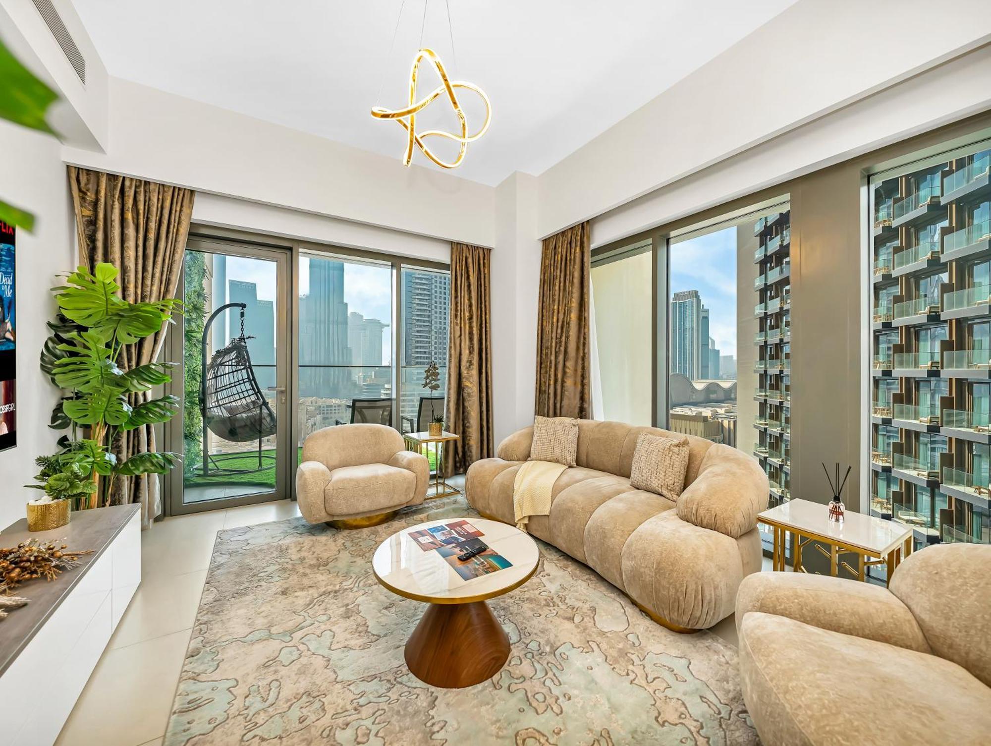 Daire Luxurious Apartments In Burj Royale With Burj Khalifa Views Opposite Dubai Mall