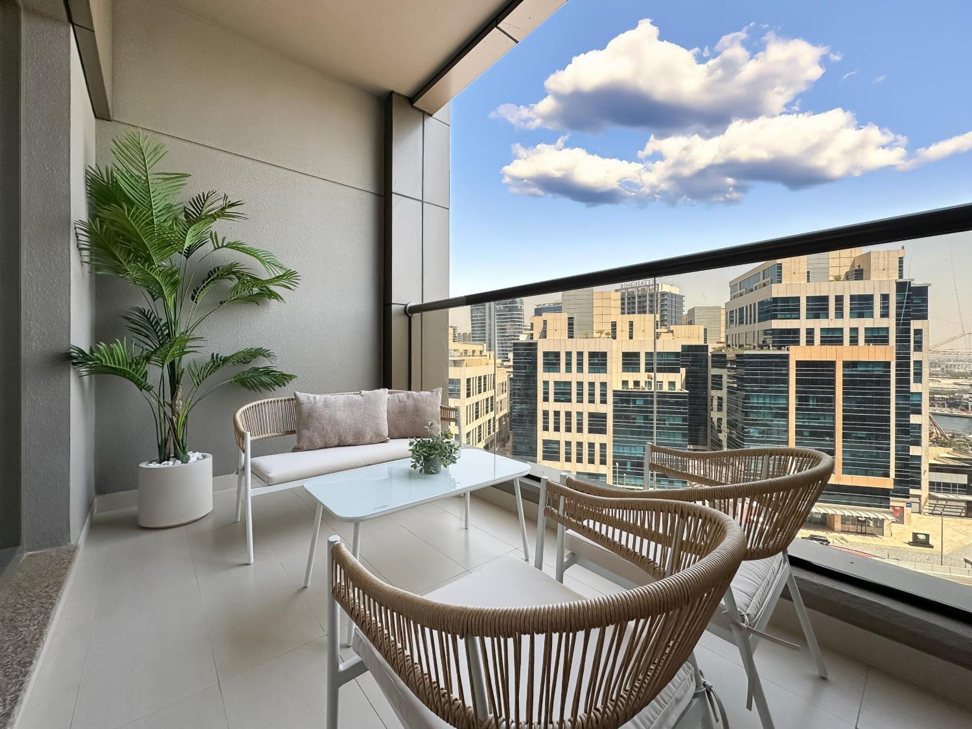 Trophy - Downtown Scape Views