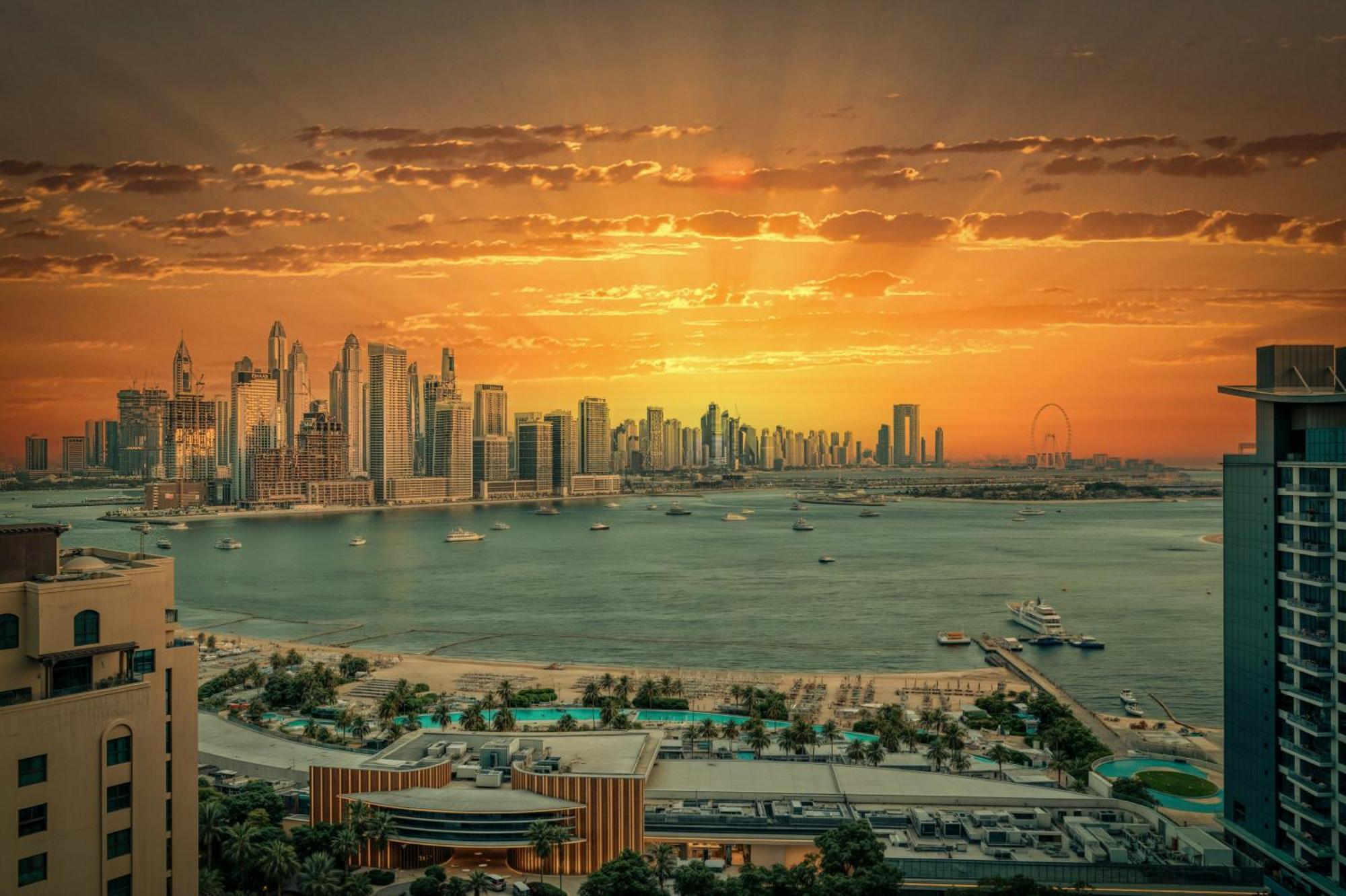 Palm Jumeirah - Luxe Infinity Pool I Direct Access Apartment