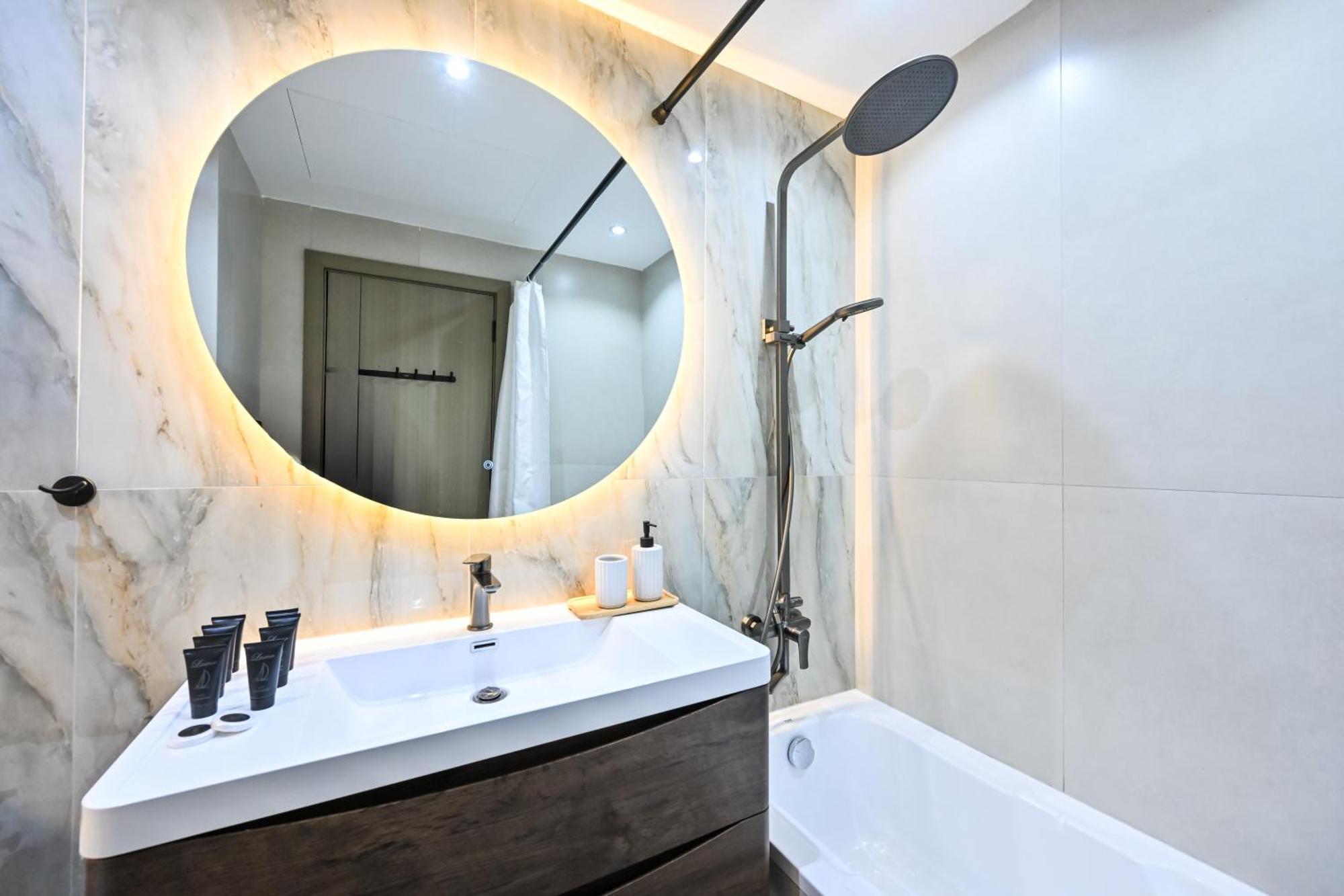 Apartamento New Renovated Modern 1 Bedroom Marina Dubai
