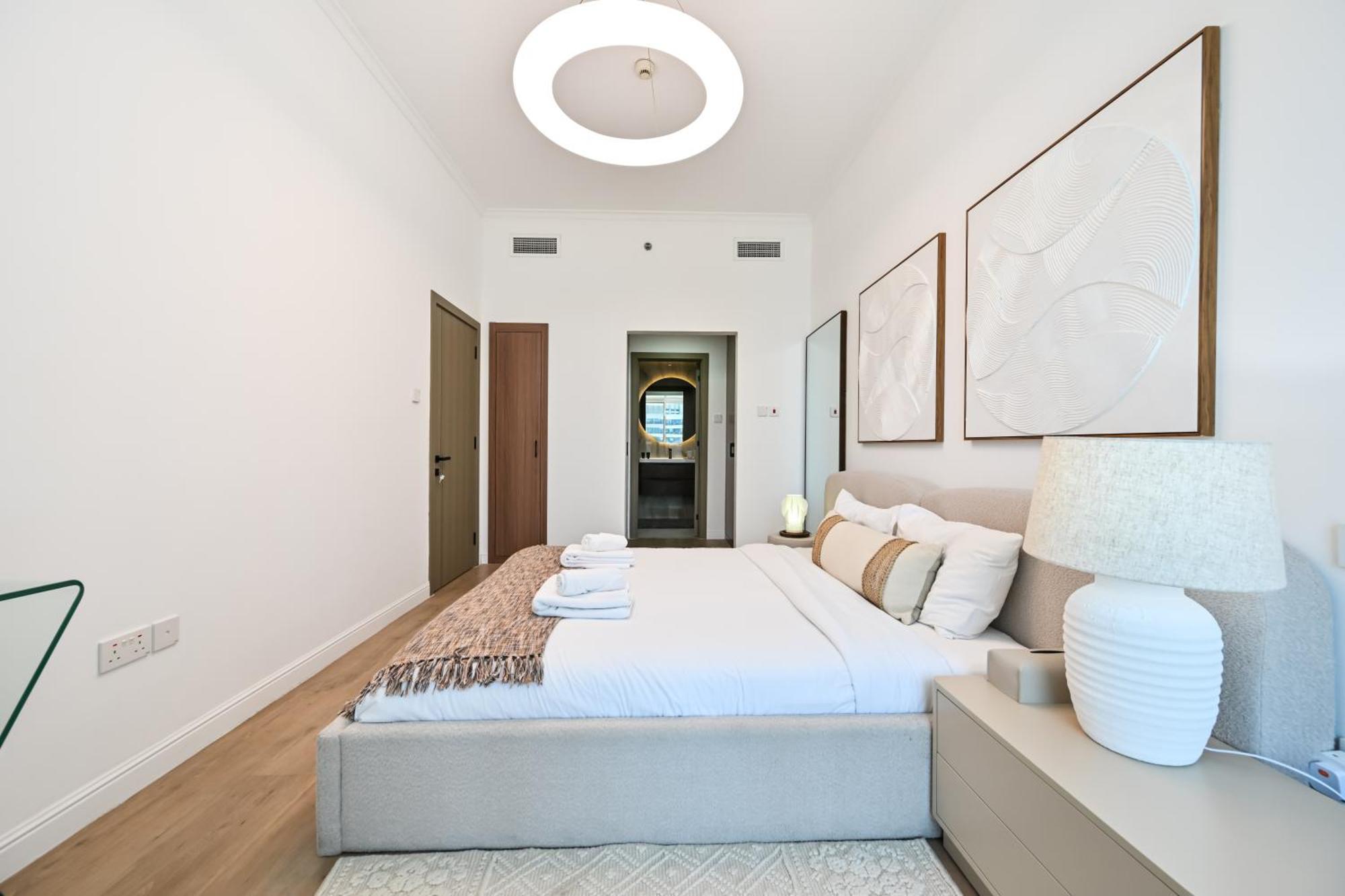 New Renovated Modern 1 Bedroom Marina Apartamento