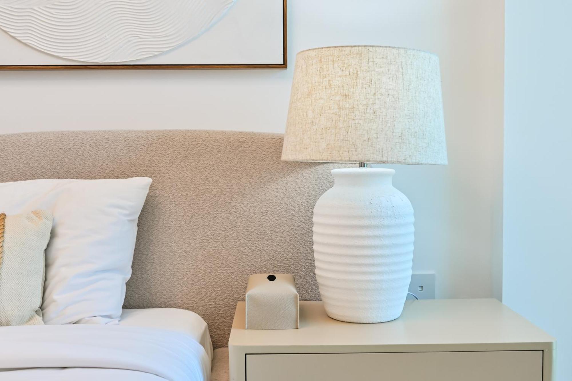 New Renovated Modern 1 Bedroom Marina Apartamento