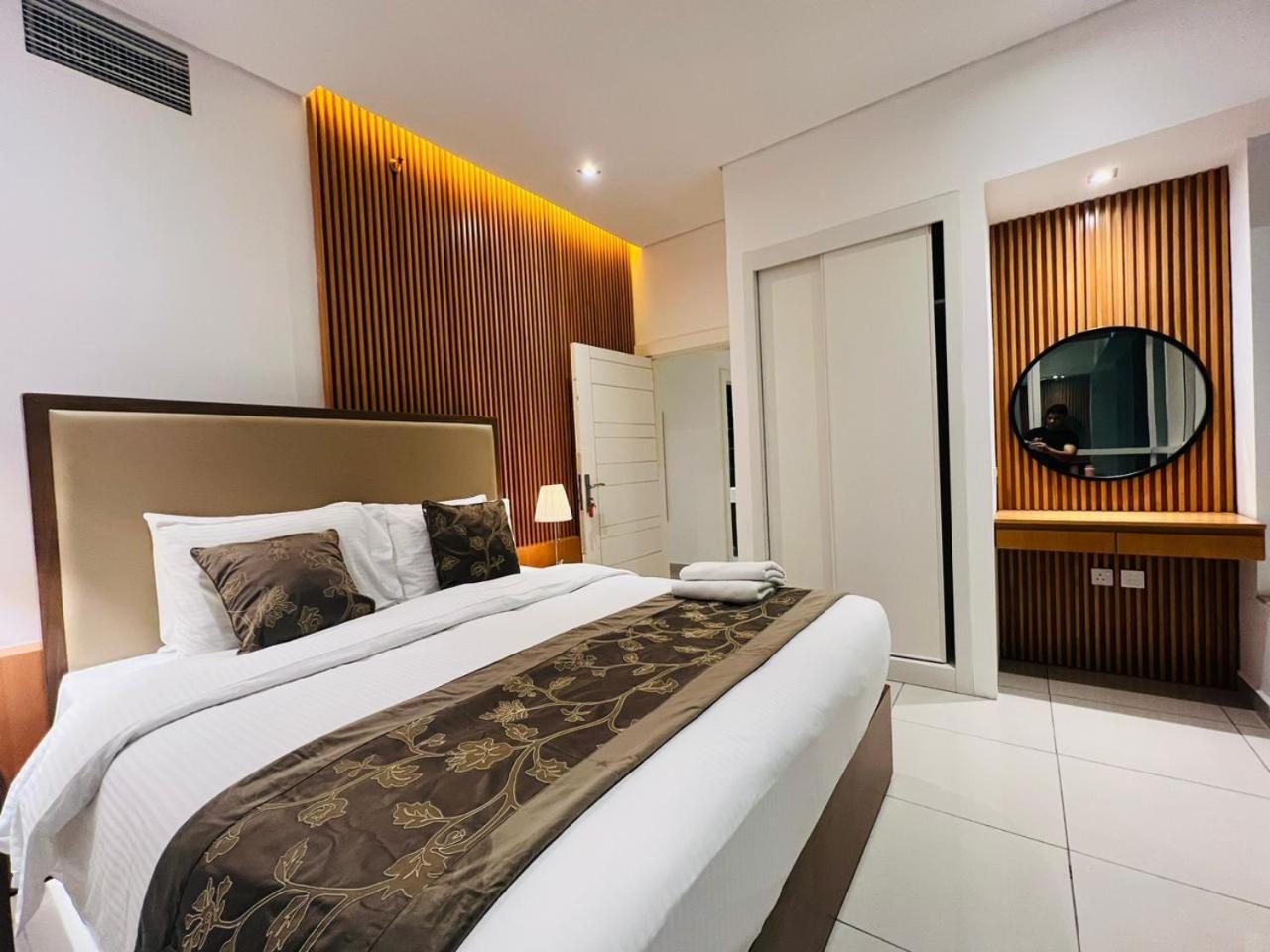 Guest house Private In 3 Bedroom Skynest Homes Marina Pinnacle *