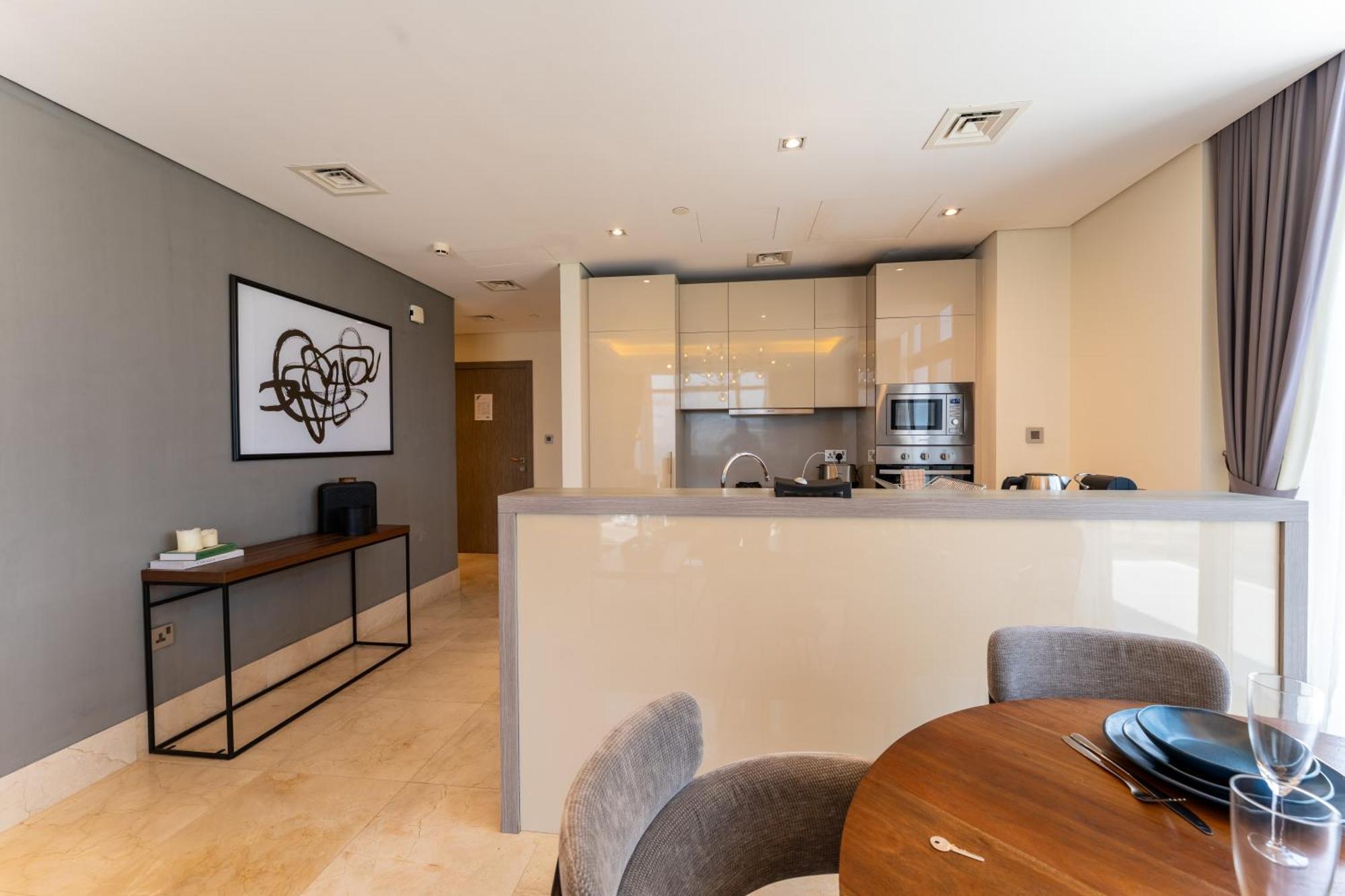 Apartment Elegant Palm Jumeirah Retreat With Breathtaking Sea Views By Aya Boutique *