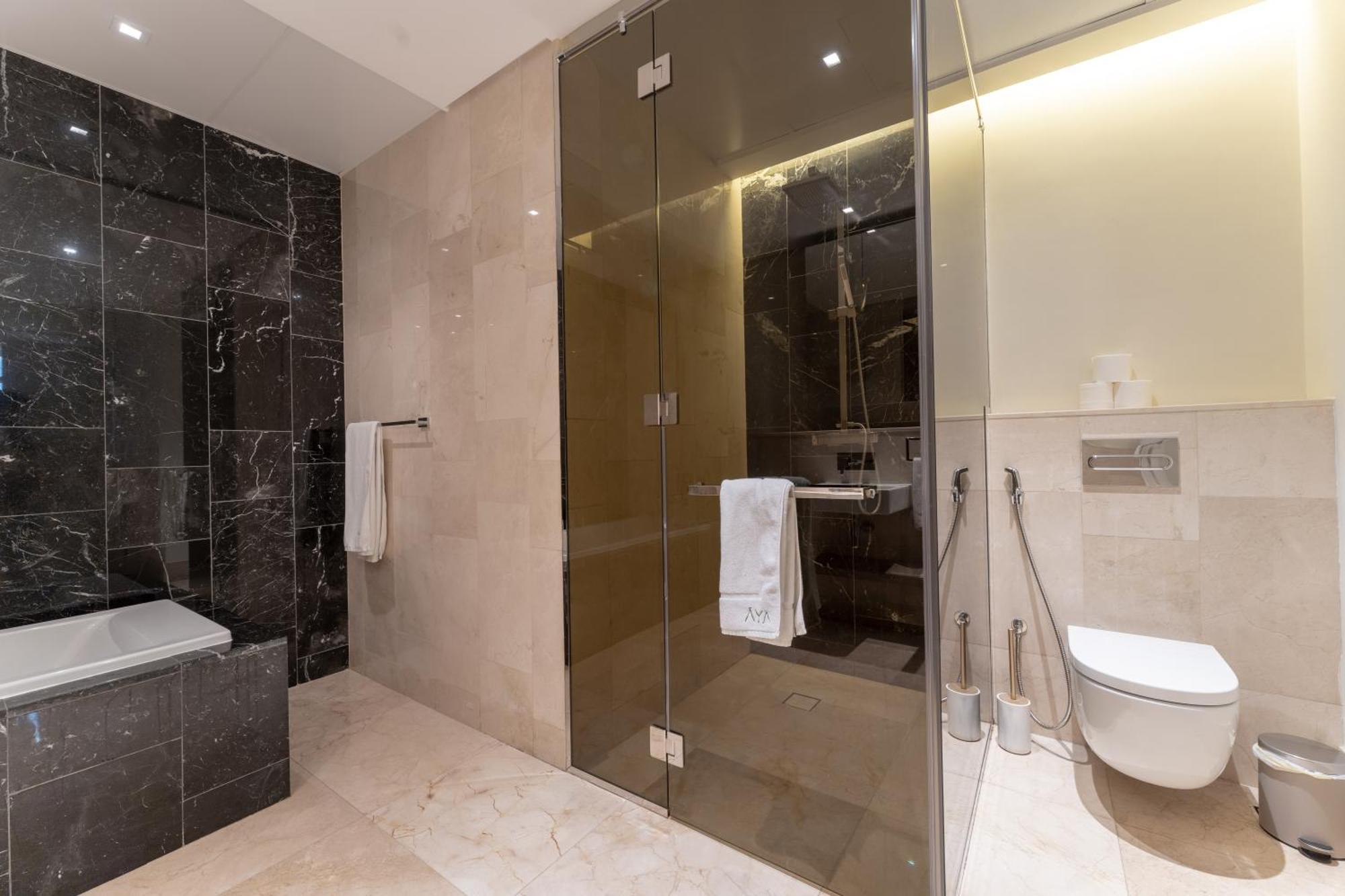 Elegant Palm Jumeirah Retreat With Breathtaking Sea Views By Aya Boutique *