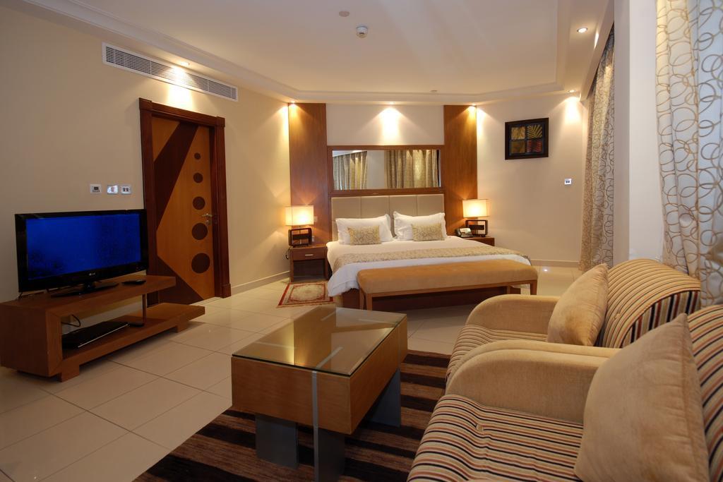 Aparthotel Pearl Executive 4*