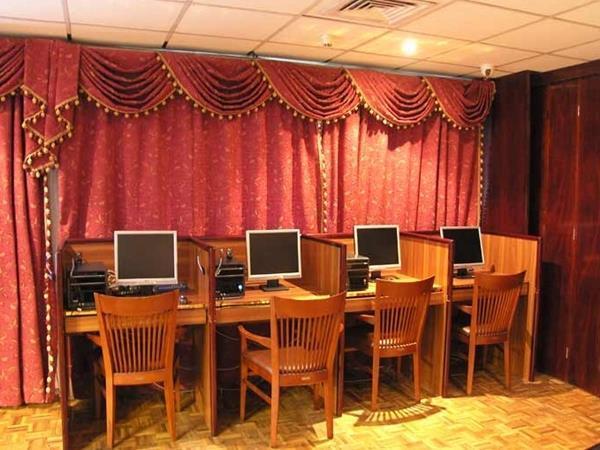 Hotel Kings Square Llc