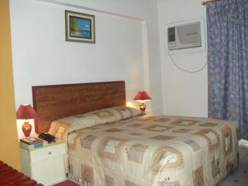 Oyo 353 Middle East Hotel