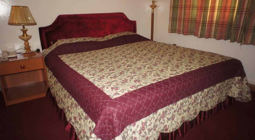 Kings Square Llc Hotel