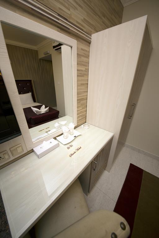 Sutchi Hotel *