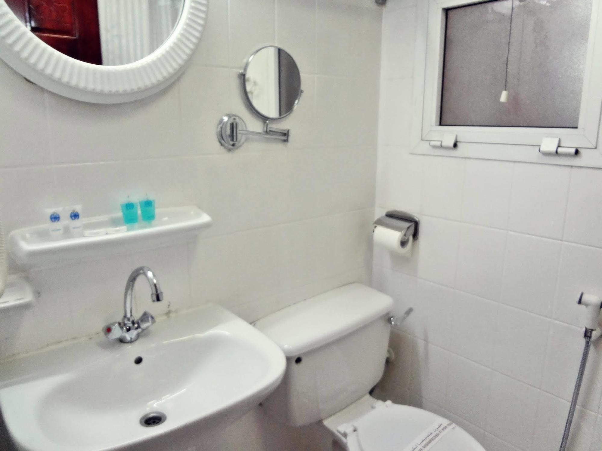 Hotel Oyo 353 Middle East