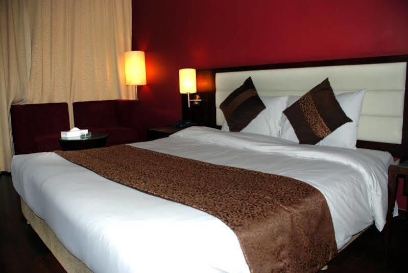 Phoenicia Grand