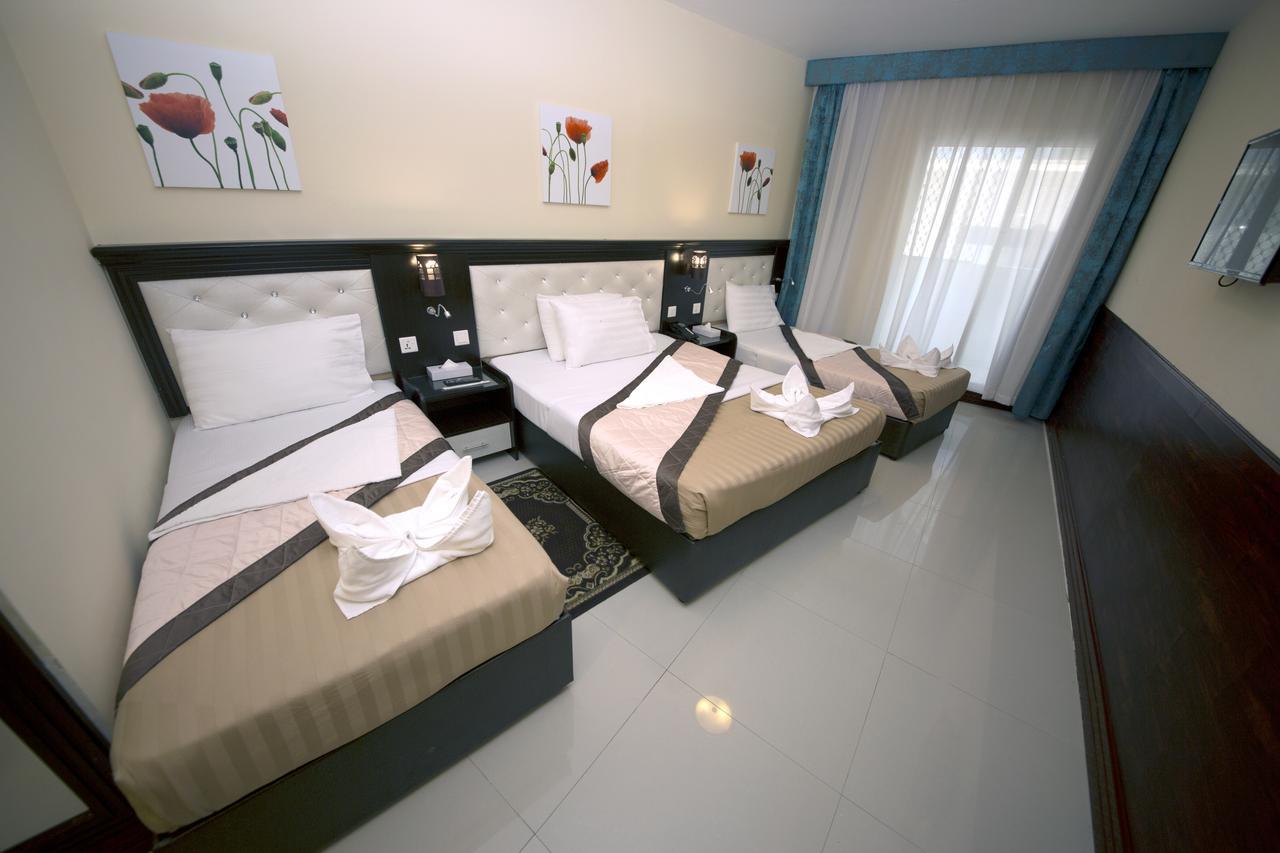 Hotel Mariana *