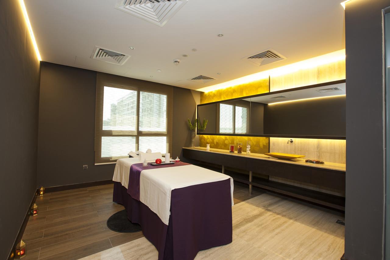 Hotel Flora Airport