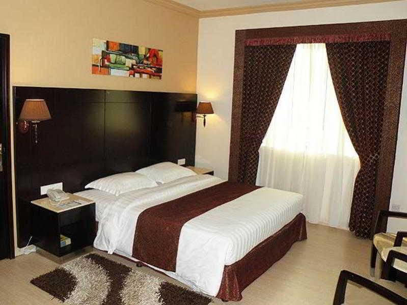 Hotel Signature Deira - Free Parking 3*