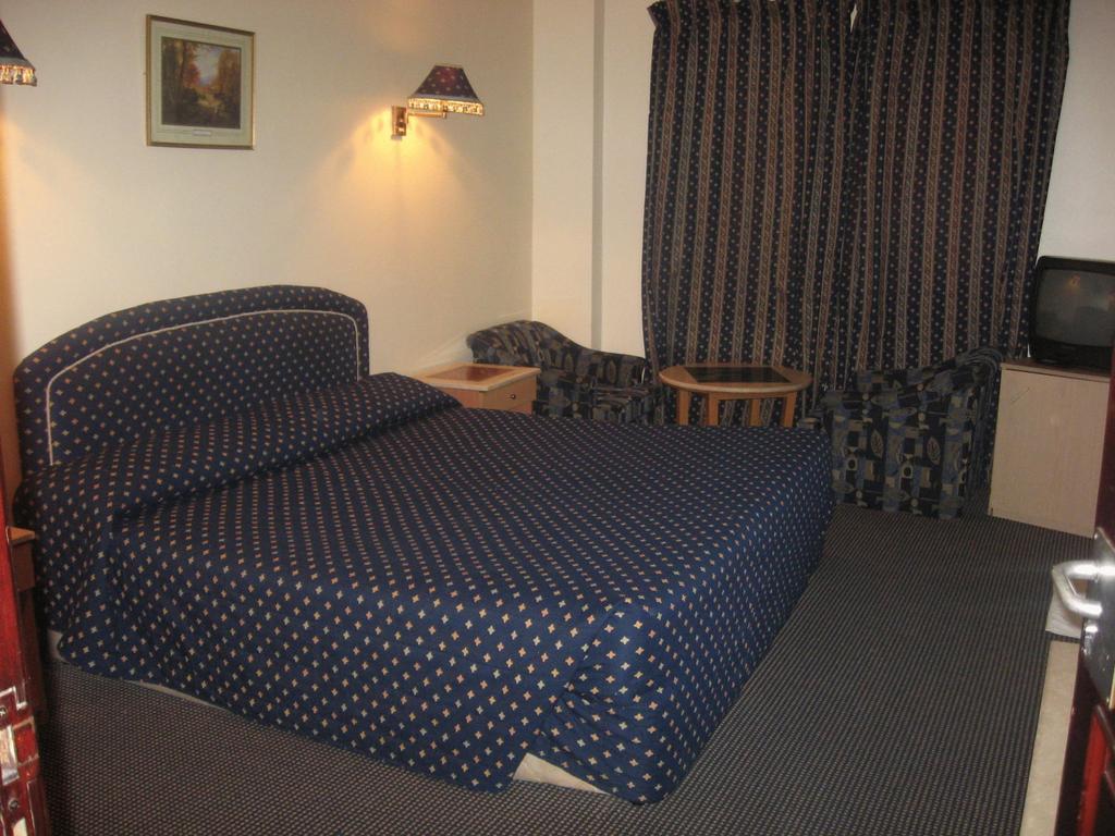 Rush Hotel 2*