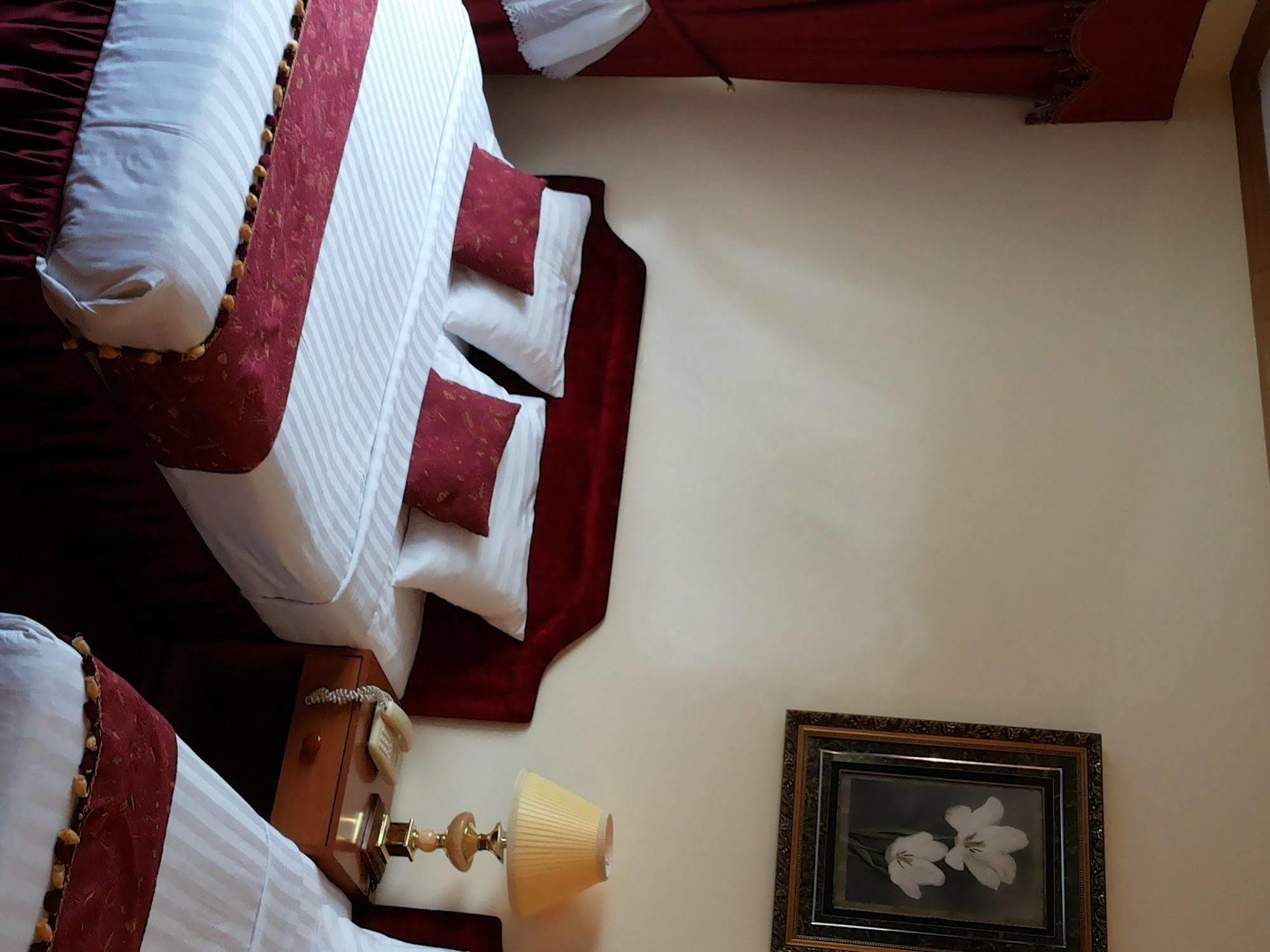 Hotel Kings Square Llc 2*