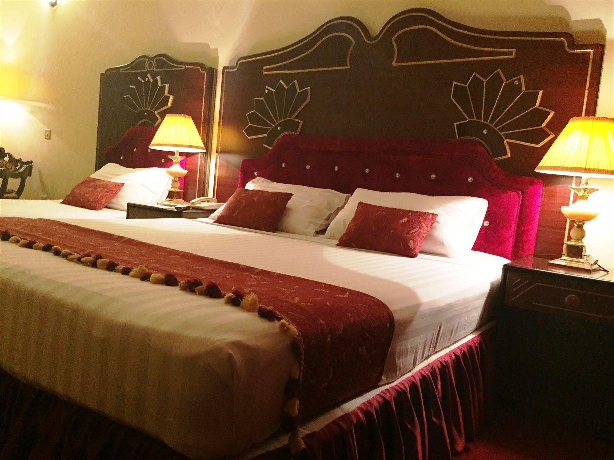 Kings Square Llc 2*