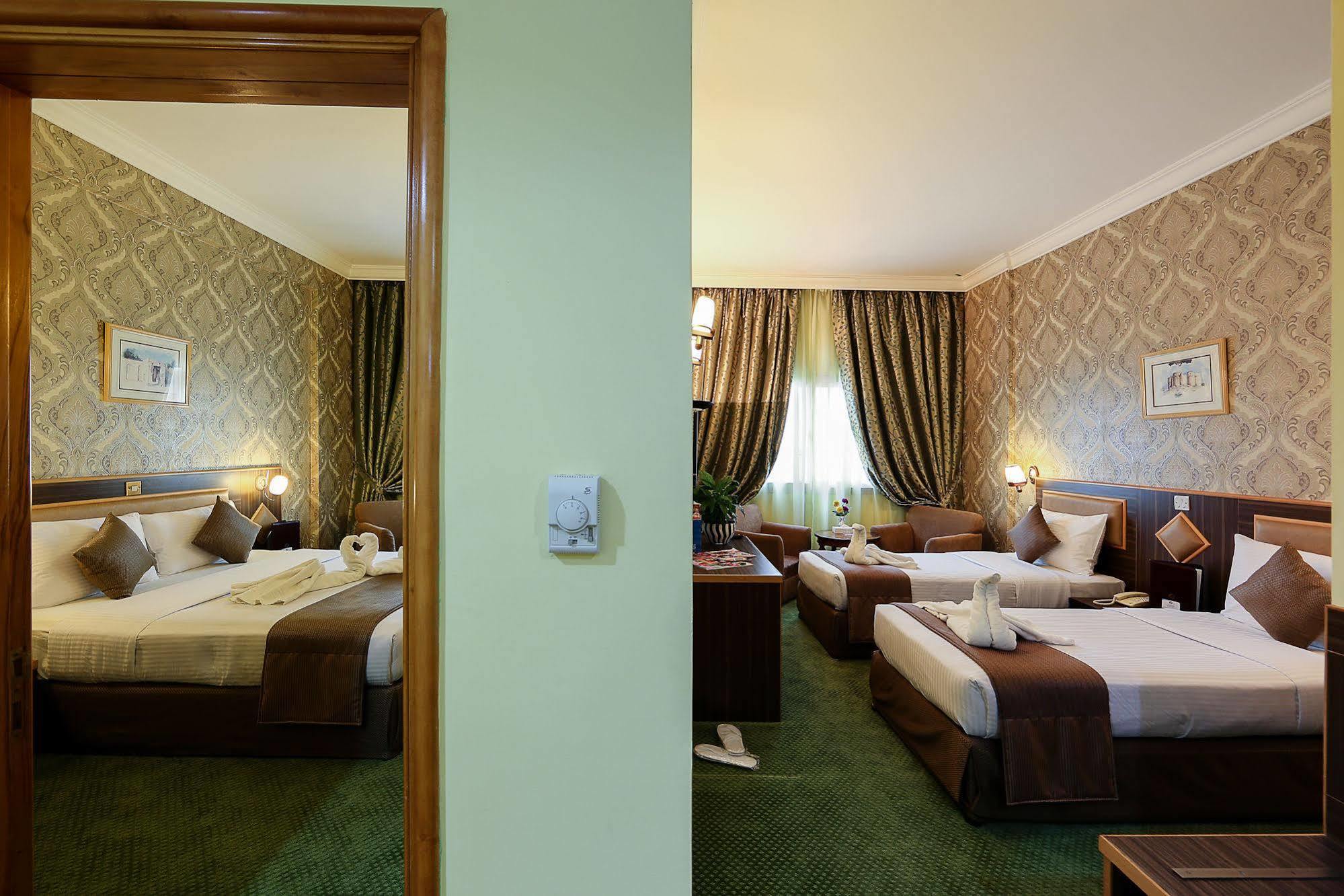 Jonrad Hotel 3*