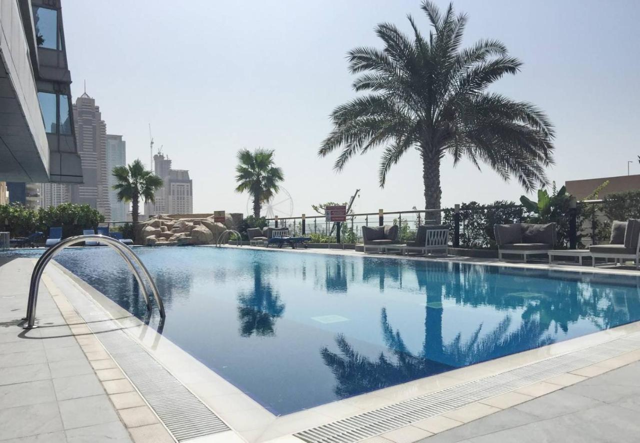 Frank Porter - Ocean Heights * Dubai