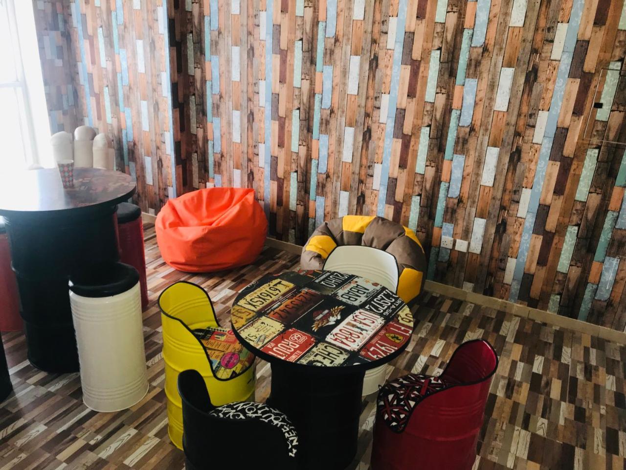 California Hostel