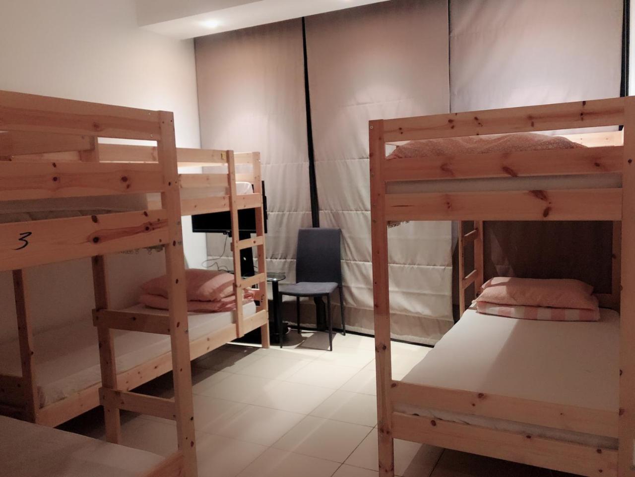 Hostel Backpacker Tina