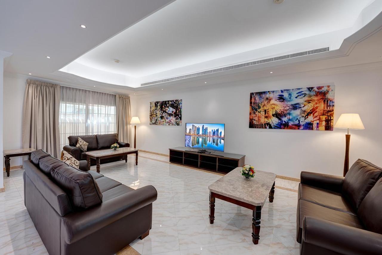 J5 Four Bedroom In Mirdif Villa *