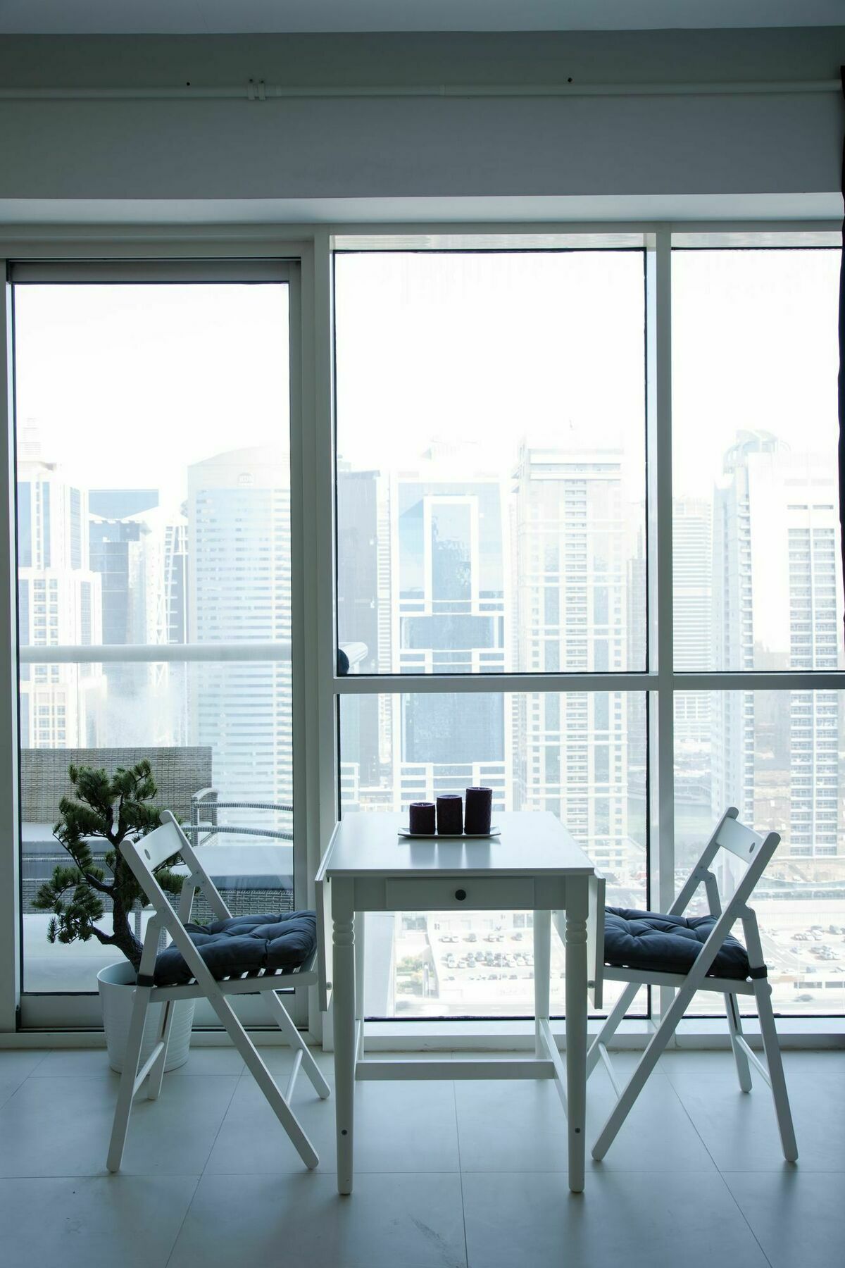 Apartment Higuests - West Avenue Dubai