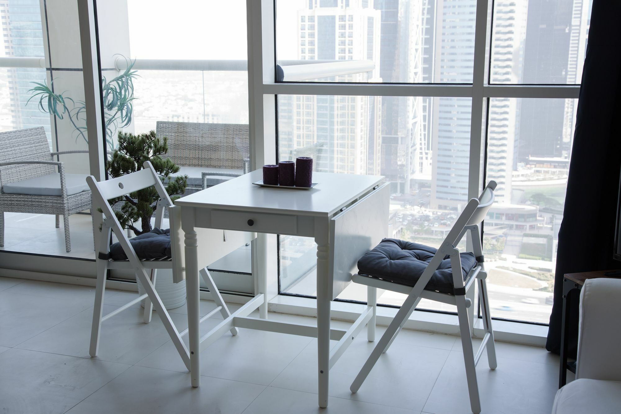 Apartment Higuests - West Avenue Dubai