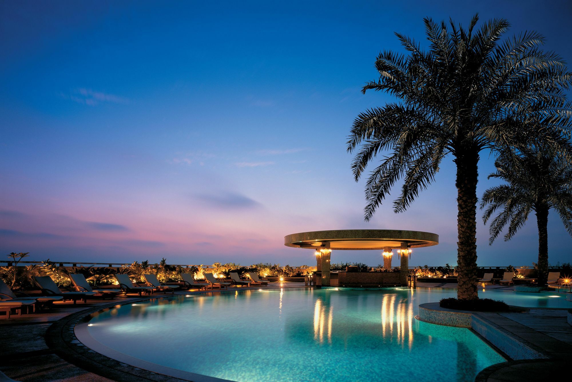 Shangri-La Apartments Aparthotel 5*