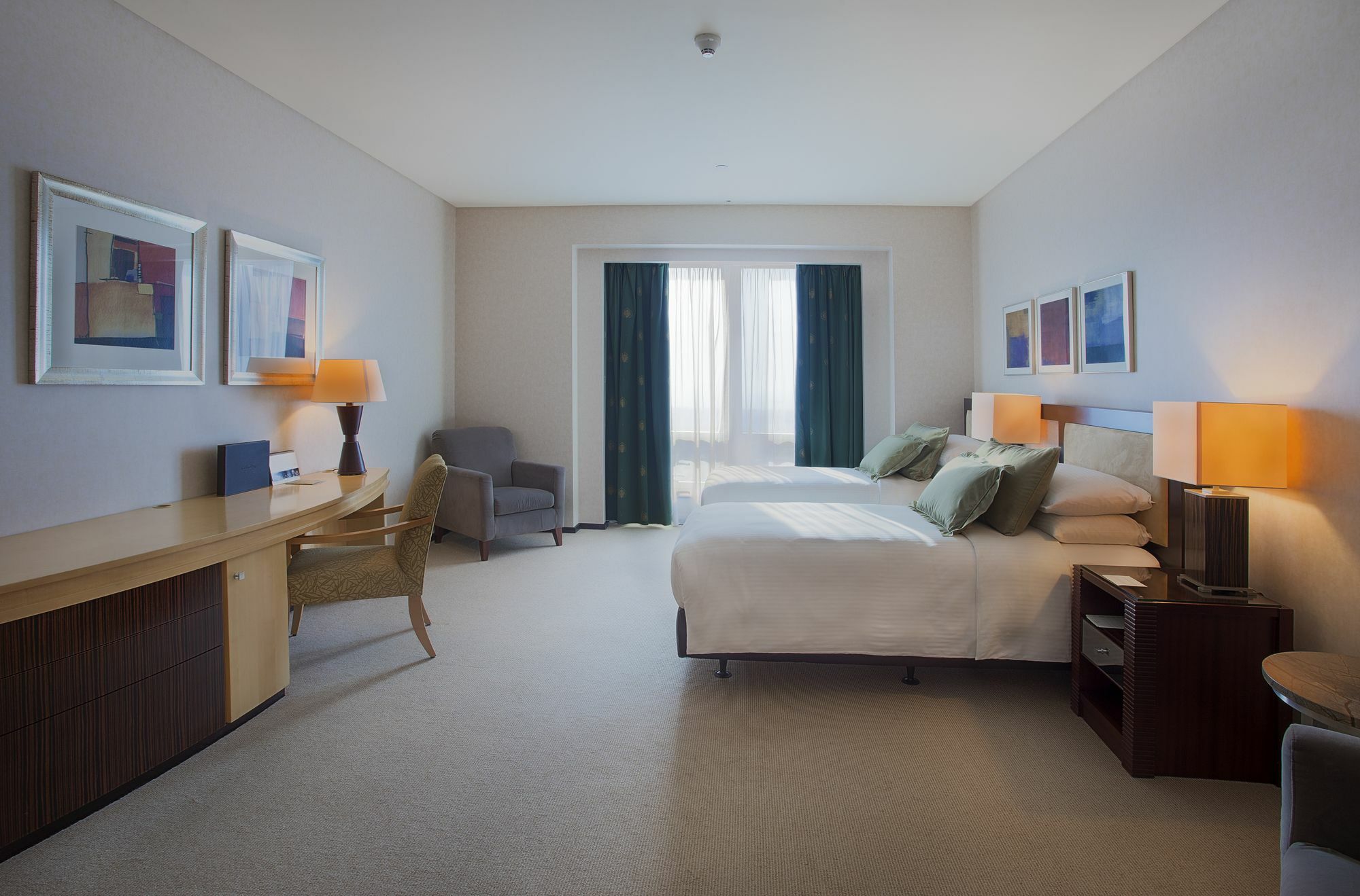 Aparthotel Shangri-La Apartments 5*
