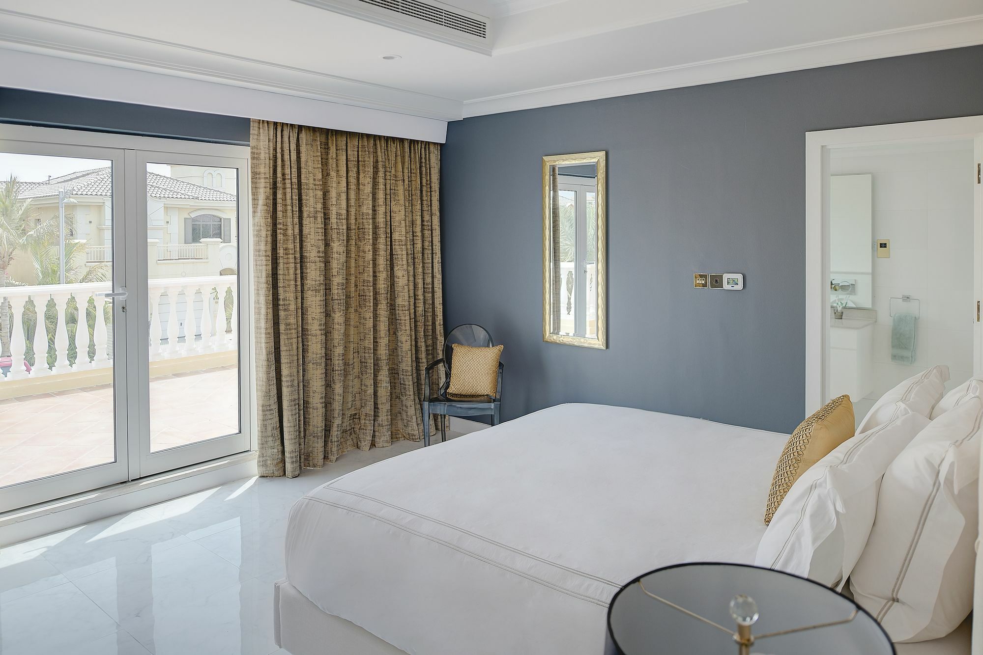 Dream - Palm Frond E Inn *