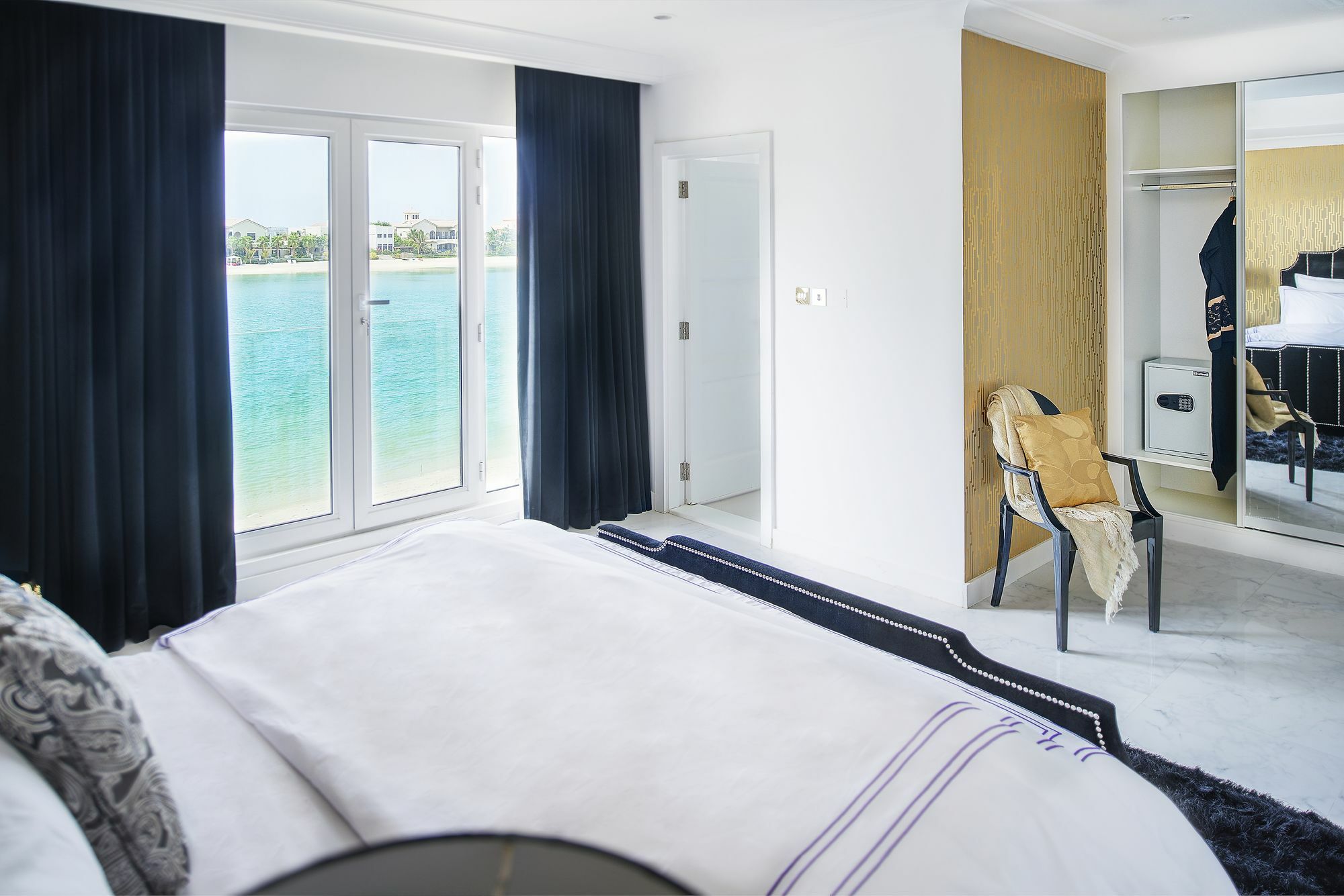 Dream - Palm Frond E Inn *