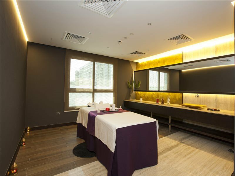 Flora Airport Hotel