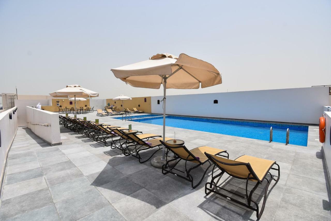 Hotel Premier International Airport 3*