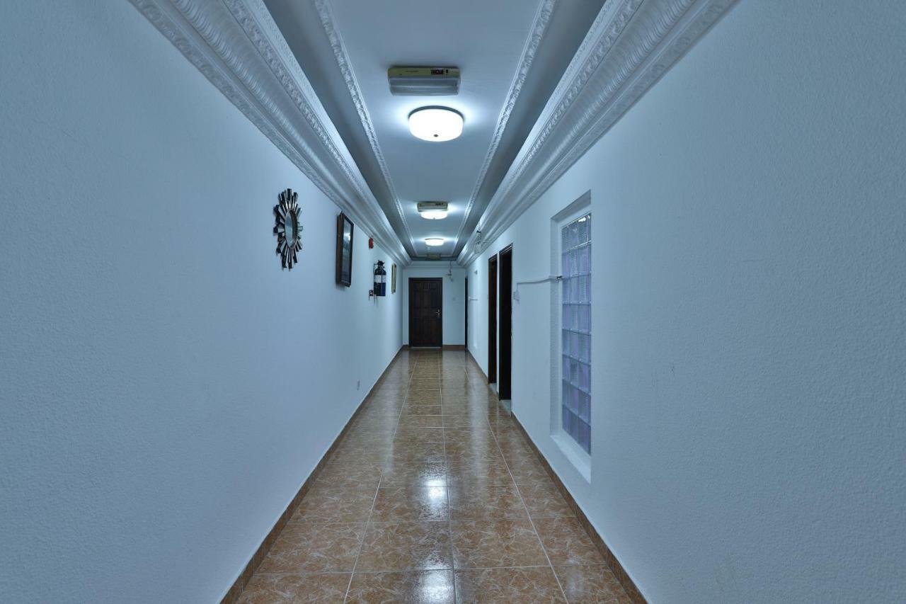 Oyo 183 Sweet Palace Hotel