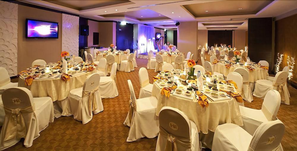 Abidos Al Barsha Aparthotel 4*