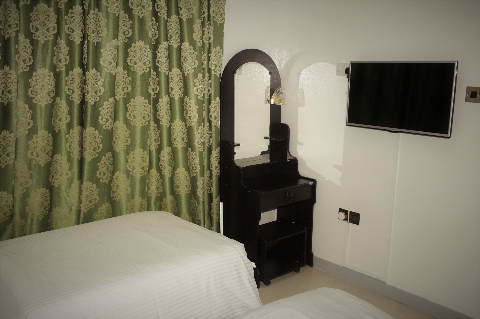 Hotel Sky 2*