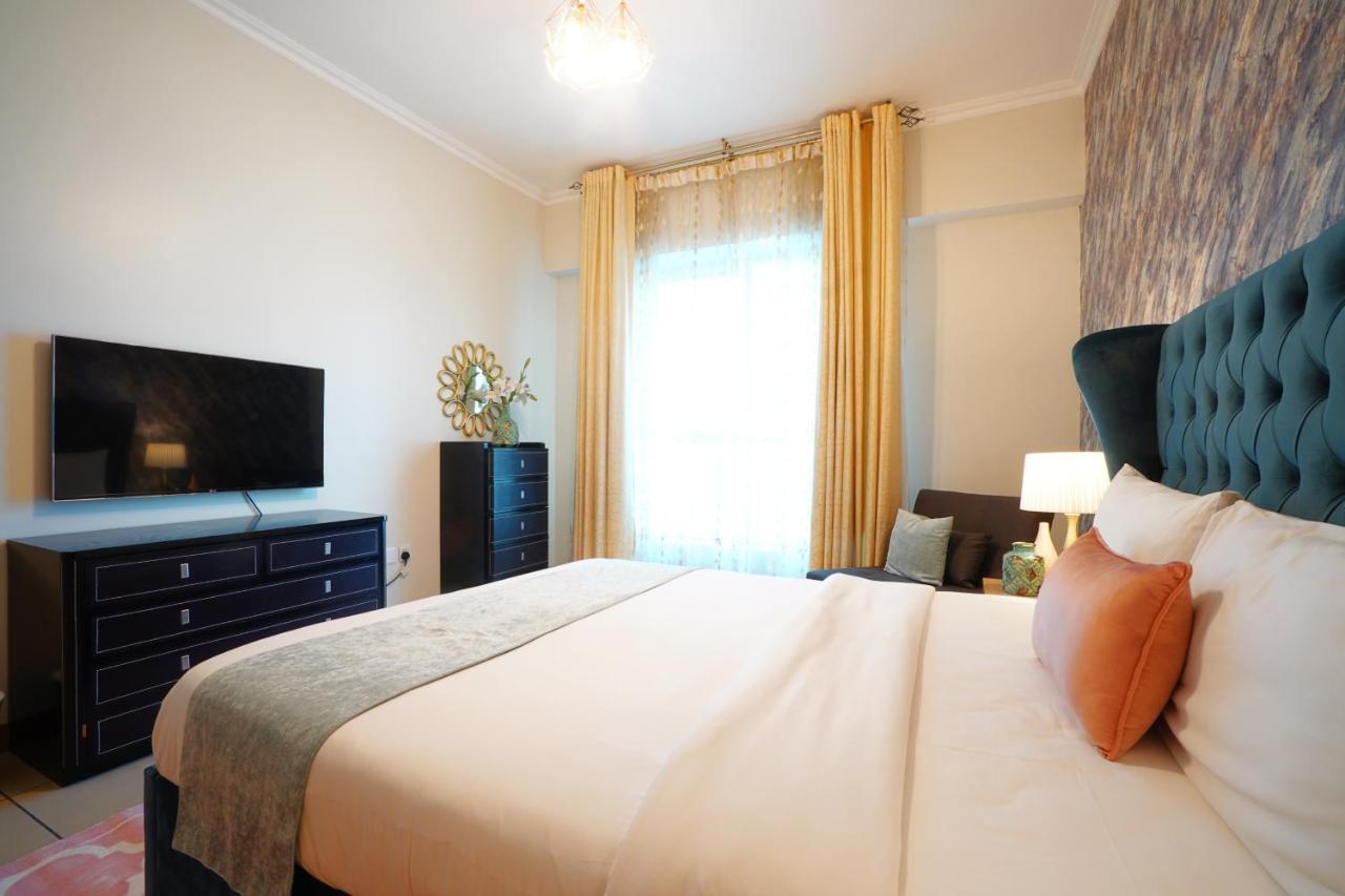 Apartment Two Continents Holiday Homes - Sea And Palm Jumeriah View Four Bedroom -free Airport Pick-up *