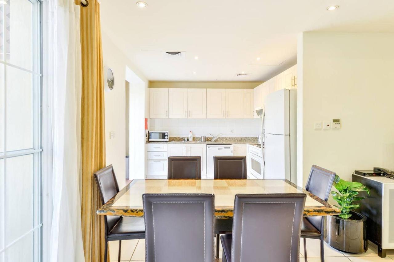 Medlock Villas *