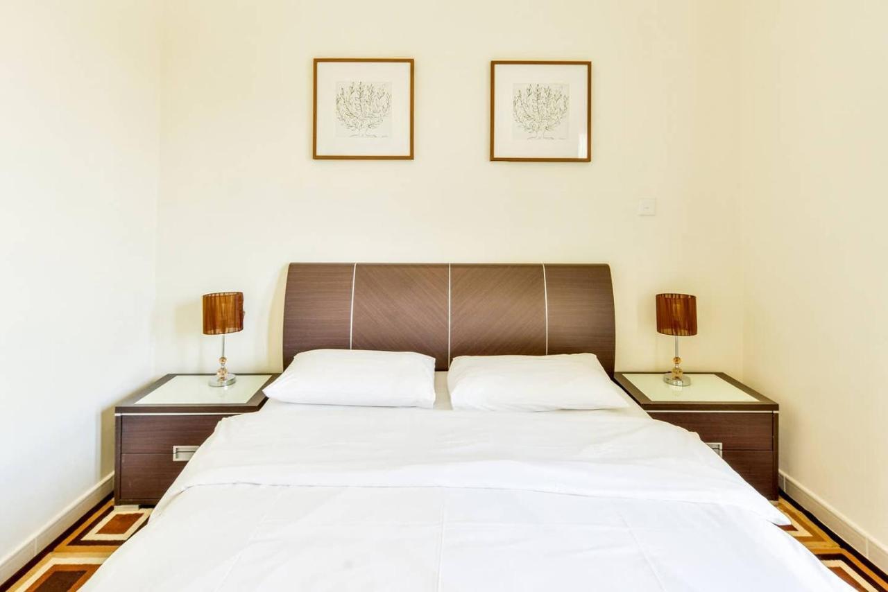 Medlock Villas