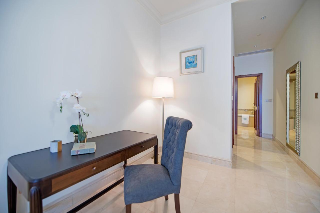 Luxurious 3br Townhouse With Maid's & Private Pool In Palm Jumeirah *